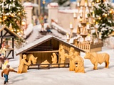 Noch NO14394 Christmas Market Manger with Figures in Wood Look for H0