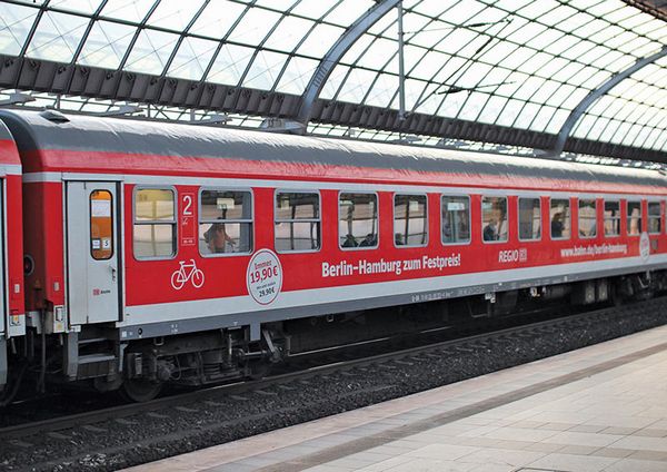 Minitrix Berlin Hamburg Express Passenger Set